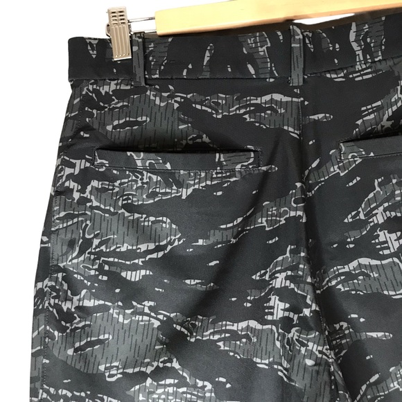 Nike Dri-Fit Camo Golf Shorts Performance Wear Swoosh Men's Medium - Picture 7 of 10